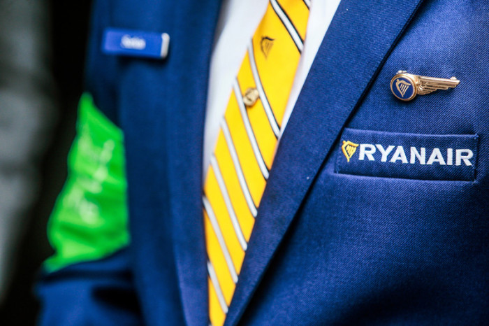 Uniform eines Ryanair-Mitarbeiters. Foto: epa/Stephanie Lecocq