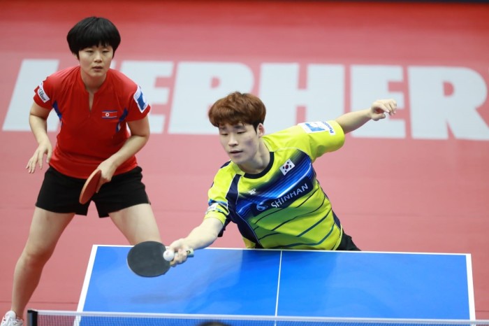 JANG Woojin (KOR) und CHA Hyo Sim (PRK) sind bis zum großen Finale der ITTF World Tour 2018 durchgezogen. Foto: ittf.com/Screenshot