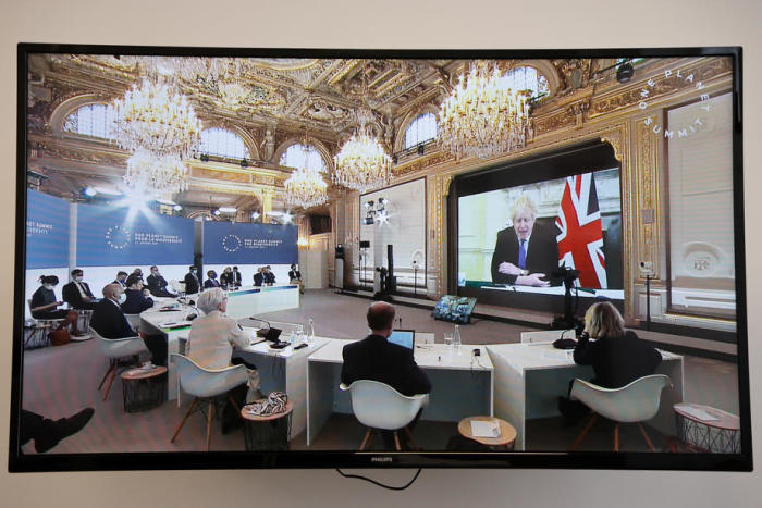 Der britische Premierminister Boris Johnson spricht während einer Videokonferenz auf dem One Planet Summit. Foto: epa/Ludovic Marin
