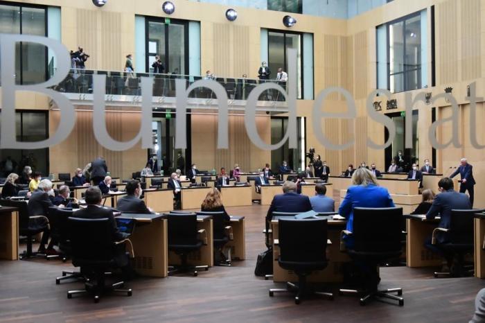 Eine Gesamtansicht während einer Sitzung des Bundesrates in Berlin. Foto: epa/Clemens Bilan