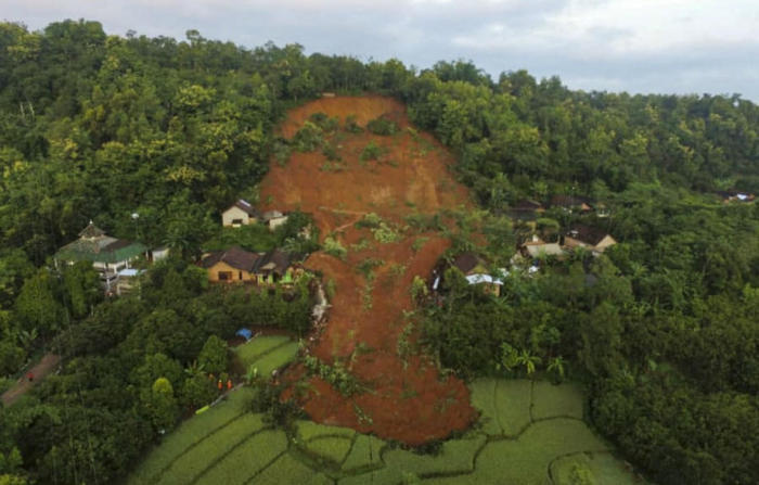 Die Nachwirkungen eines Erdrutsches in Nganjuk, Ost-Java. Foto: epa/Basarnas/ Handout