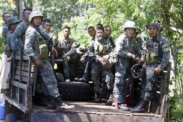 Militäreinsatz gegen Abu Sayyaf in der Provinz Sulu. Foto: epa/Ben Hajan
