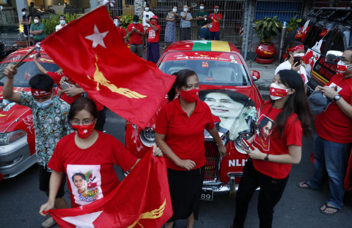 Die Suu Kyi-Partei erhebt am Tag nach der Wahl Anspruch auf den Sieg. Foto: epa/Lynn Bo Bo