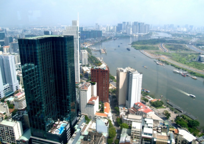 Blick aus dem 50. Stock des Bitexco Finacial Towers auf das Time Square Saigon, Beispiel für die neue Generation der Luxus-Hotels in Saigon und am Saigon River. Fotos: lwb