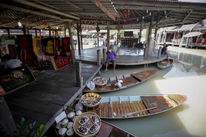 Bereits vor dem Ausbruch der Coronavirus-Pandemie litten viele Touristenattraktionen im Land unter ausbleibenden Touristenzahlen. Im Bild der Pattaya Floating Market. Foto: epa/Diego Azubel