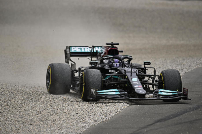 Britischer Formel-1-Pilot Lewis Hamilton von Mercedes-AMG Petronas in Aktion während des zweiten Trainings zum Formel-1-Grand-Prix von Österreich. Foto: epa/Christian Bruna