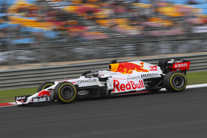 Max Verstappen, niederländischer Formel-1-Fahrer von Red Bull Racing, in Aktion. Foto: epa/Sedat Suna