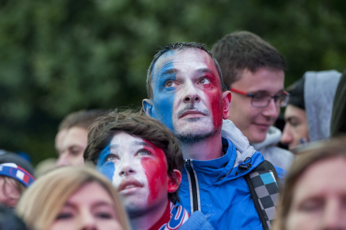  Mit seinem zweithöchsten EM-Sieg hat sich Frankreich für das EM-Halbfinale gegen Deutschland warm geschossen. Favoritenschreck Island kann dem Gastgeber beim 2:5 keine Angst einjagen und muss seine wundersame Turnierreise beenden. Foto: epa/Jeremy Lempin