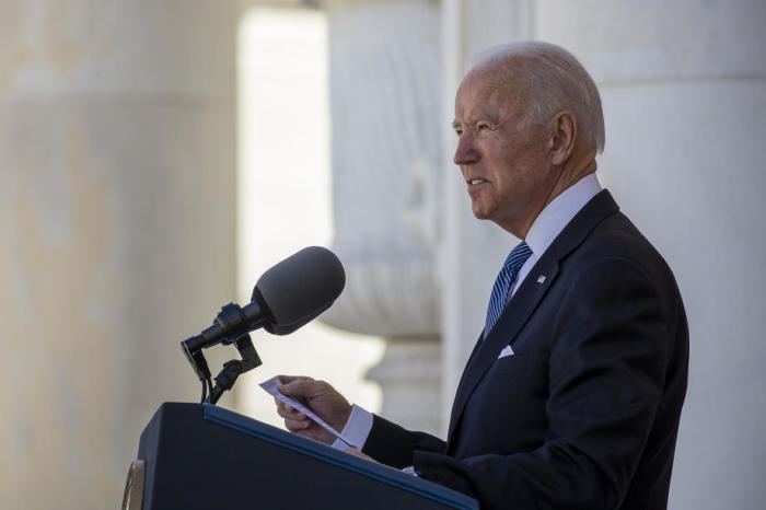 Der US-Präsident Joe Biden spricht bei der153. Gedenkfeier zum National Memorial Day auf dem Arlington National Cemetery in Arlington. Foto: epa/Tasos Katopodis
