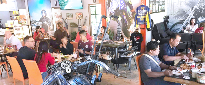 The Bikers Café Thailand wurde am 15. Mai 2019 eröffnet und ist nicht nur eine Hommage ans Motorradfahren, sondern das wohl aufregendste Themenrestaurant der Ostküste!