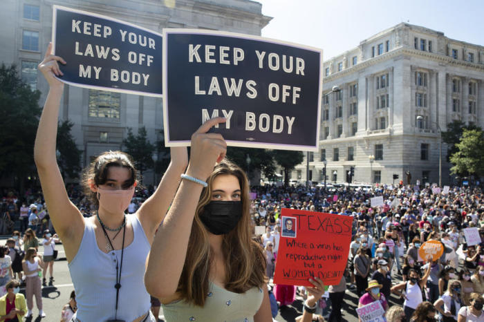 Tausende von Menschen nehmen am Women's March in Washington, DC, teil. Foto: epa/Michael Reynolds