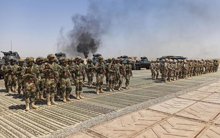 Russland und Usbekistan führen an der Grenze zu Afghanistan militärische Übungen durch. Foto: epa/Stringer