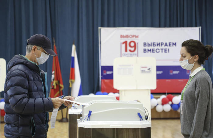 Parlamentswahlen in Russland. Foto: epa/Maxime Schipenkow