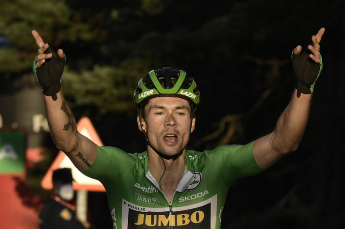 CI WorldTour - Vuelta a España, 8. Etappe. Primoz Roglic feiert seinen Sieg bei der achten Etappe. Foto: Alvaro Barrientos/Ap/dpa