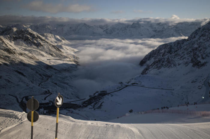Eine Gesamtansicht des Skigebiets Sölden in Sölden. Foto: epa/Christian Bruna