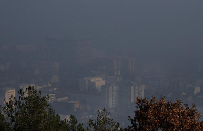 Hochnebel und Verschmutzung in Skopje. Foto: epa/Georgi Licovskigeorgi Licovski