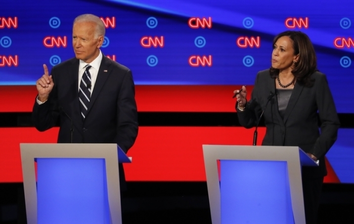Die damaligen demokratischen Bewerber um die Präsidentschaftskandidatur, Joe Biden und Kamala Harris. Foto: Paul Sancya/dpa
