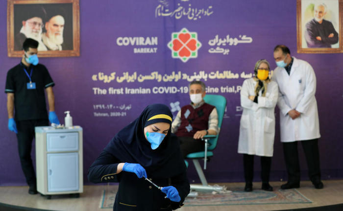 Iran testet lokal hergestellten COVID-19-Impfstoff. Foto: epa/Abedin Taherkenareh
