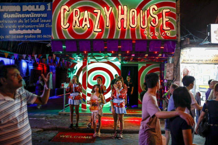 Die Walking Street gilt als das Zentrum des Nachtlebens in Pattaya. Foto: epa/Diego Azubel