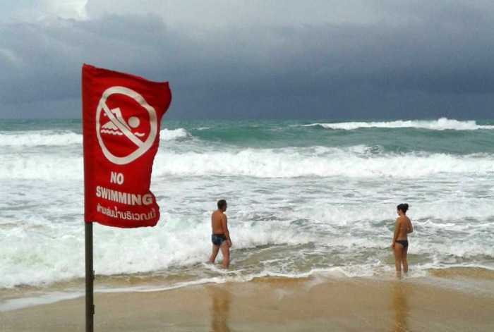 Schwimmverbote an den Stränden bei stürmischen Wetter sind keine Empfehlung, sondern ein Muss. Foto: The Thaiger