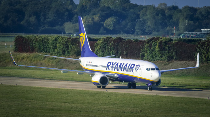 Maschine der irischen Billigfluggesellschaft Ryanair. Foto: epa/Focke Strangmann