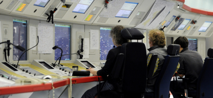 Fluglotsen arbeiten im Kontrollzentrum der Flugsicherung in Langen bei Frankfurt/Main. Foto: Marius Becker/dpa