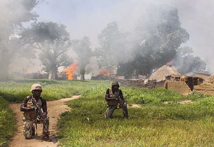 Soldaten in Nigeria im Kampf gegen Boko-Haram-Terroristen. Foto: epa/Str