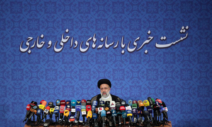 Der gewählte iranische Präsident Ebrahim Raisi auf einer Pressekonferenz. Foto: epa/Abedin Taherkenareh