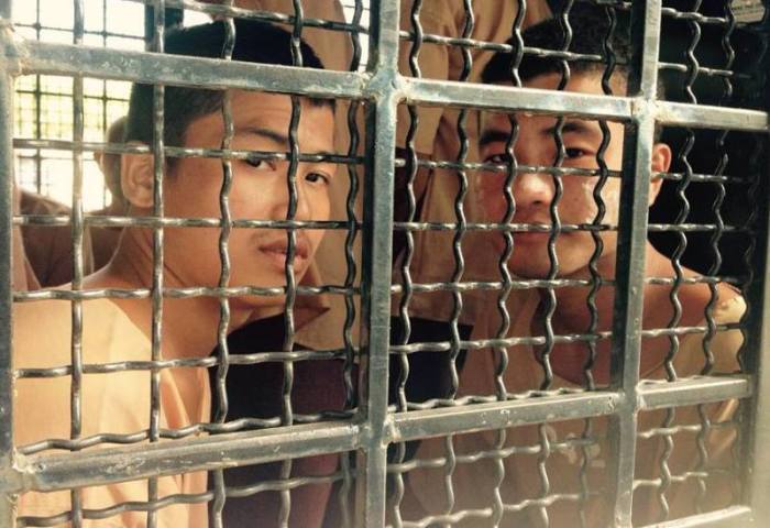 Die beiden zum Tode verurteilten Gastarbeiter aus Myanmar: Zaw Lin und Wai Phyo während ihrer Verhandlung vor dem Provinzgericht Koh Samui im Sommer 2015.