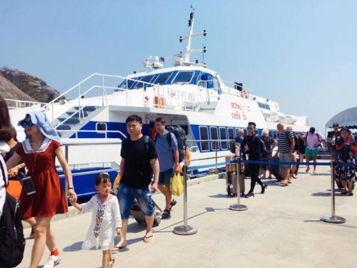 Mit dem Highspeed-Katamaran erreicht man Pattaya von Hua Hin aus auf dem Seeweg in nur zwei Stunden. Foto: Royal Passenger Liner
