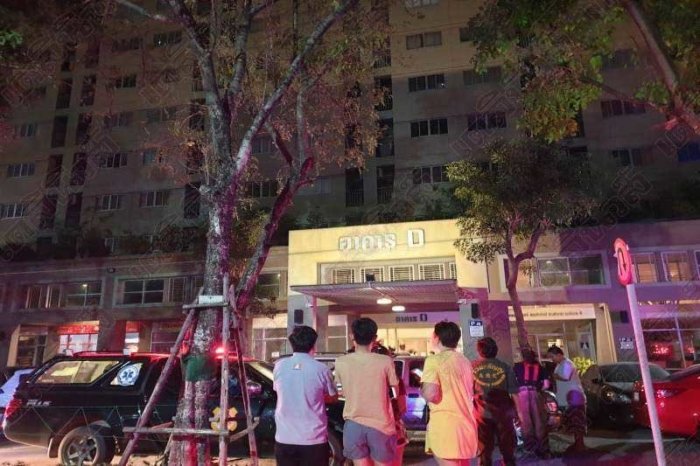 Wegen eines Brandes wurde das Lumpini Condominium an der Nawamin Road komplett evakuiert. Foto: Daily News