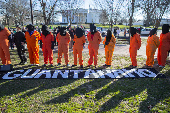 Protest gegen das Gefangenenlager Guantanamo Bay. Foto: epa/Erik S. Lesser