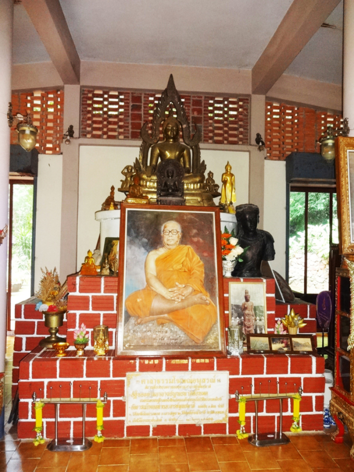 Der Schrein des hochverehrten Ajarn Buddhadasa Bhik­khu, dem Gründer des buddhistischen Klosters Suan Mokkh.