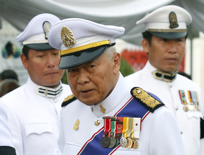 Der Präsident des thailändischen Geheimrats Prem Tinsulanonda (M). Foto: epa/Narong Sangnak