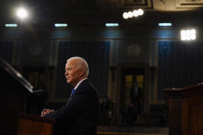 Staatspräsident Joe Biden spricht vor einer gemeinsamen Sitzung des Kongresses. Foto: epa/Melina Mara
