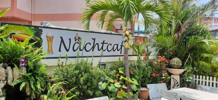 Das Nachtcafe in der Soi 19 in Naklua gilt als Geheimtipp und ist für seine tropische Gartenoase bekannt. Foto: Nachtcafe