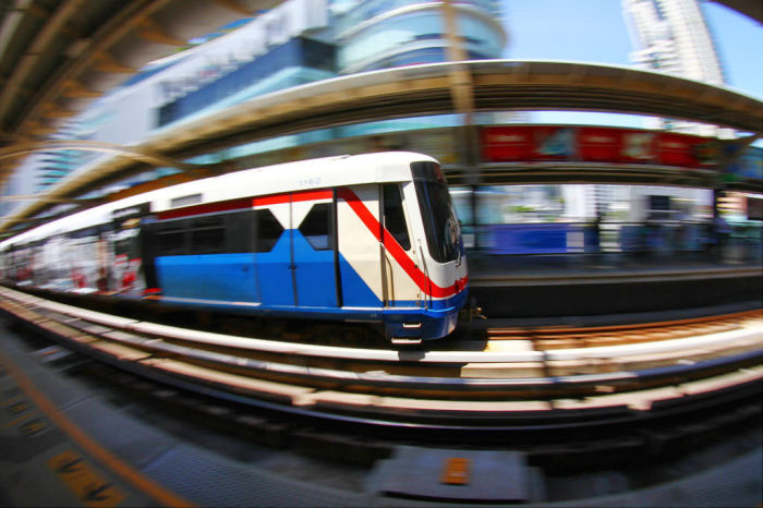 Mit 27 neuen Zügen soll dem hohen Fahrgastaufkommen Rechnung getragen werden. Foto: The Thaiger