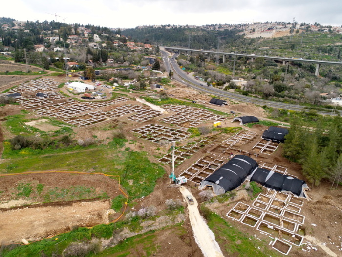 Blick auf der Überreste einer rund 9.000 Jahre alten Siedlung westlich von Jerusalem. Foto: Israelische Altertumsbehörde/Dpa