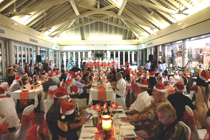 Der festlich dekorierte Saal des Amari-Hotels bei der Weihnachtsfeier der Swiss Society Phuket. Foto: SSP