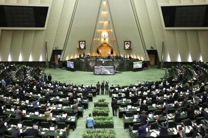 Ali Laridschani, Präsident des iranischen Parlaments, spricht während einer Parlamentssitzung. Foto: -/Icana /dpa