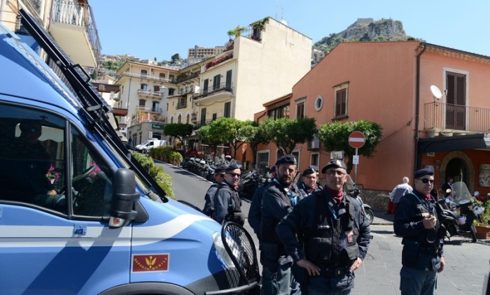 Die Polizei sorgt im Vorfeld für die Sicherheitsmaßnahmen. Foto: epa/Orietta Scardino