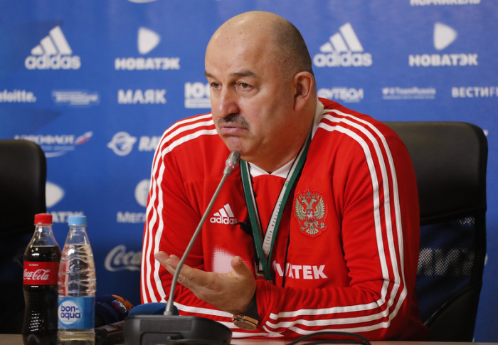 Russlands Nationaltrainer Stanislaw Tschertschessow. Foto: epa/Anatoly Maltsev