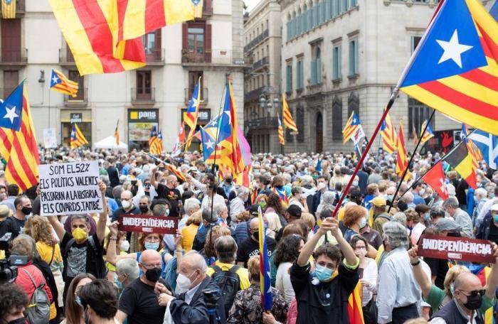 Demonstrationen in Katalonien mit der Forderung nach einer Regierungskoalition. Foto: epa/Marta Perez