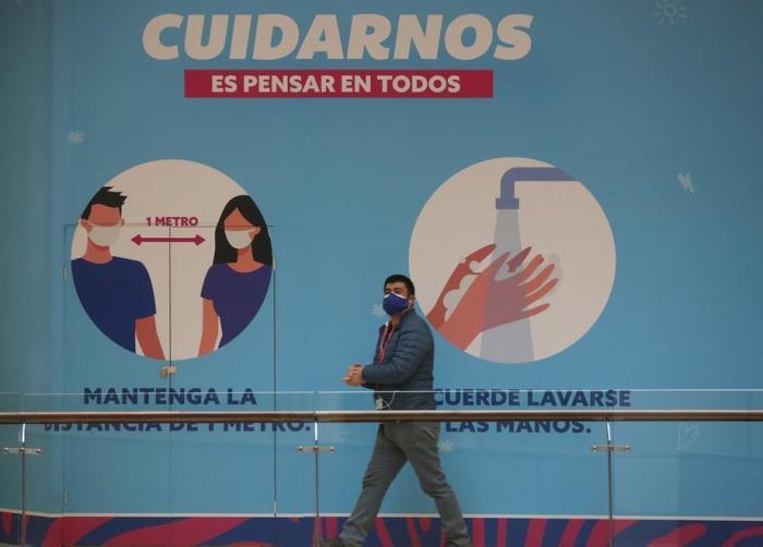 Mitten in der Pandemie wird in Chile ein wichtiges Einkaufszentrum Lateinamerikas wiedereröffnet. Foto: epa/Elvis GonzÁlez