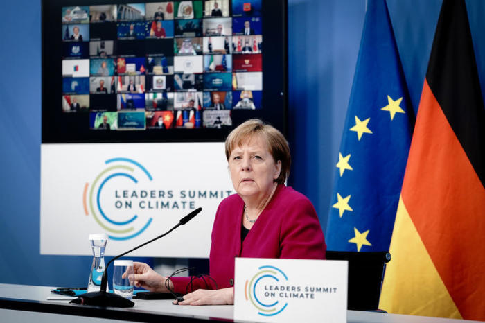 Bundeskanzlerin Angela Merkel besucht den virtuellen Weltklimagipfel mit US-Präsident Joe Biden (nicht im Bild), in Berlin. Foto: epa/Kay Nietfeld