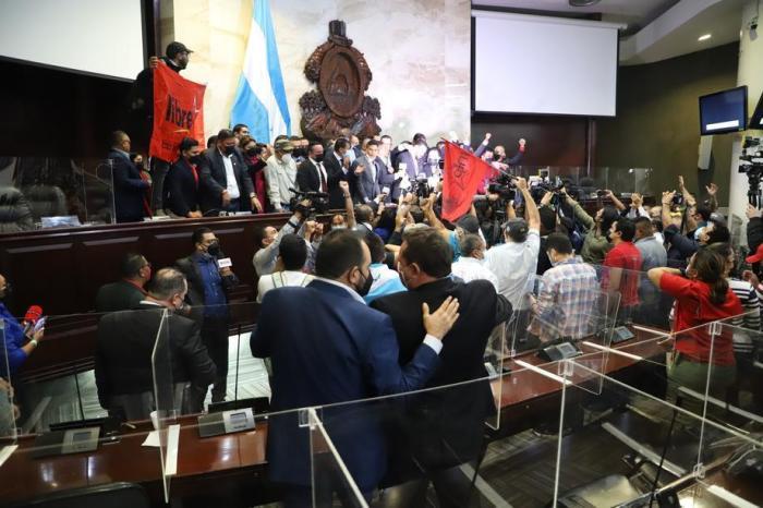 Honduranisches Parlament wählt provisorischen Vorstand. Foto: epa/Stringer