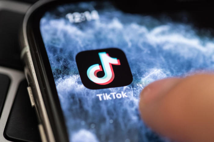 In einer Nahaufnahme wird die Video-Sharing-Anwendung TikTok auf einem Smartphone gezeigt. Foto: epa/Hayoung Jeon