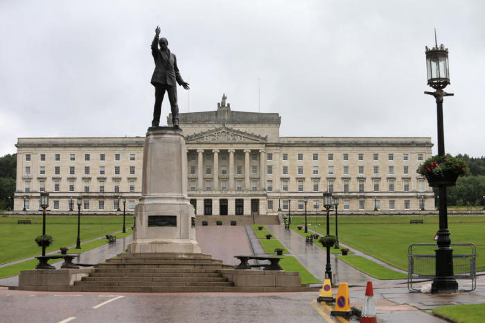 Der britische Staatssekretär für Nordirland diskutiert die Aussichten für die Wiederherstellung der Devolution. Foto: epa/Paul Mcerlane
