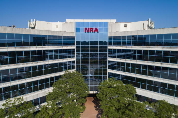 Eine Aufnahme, die mit einer Drohne gemacht wurde, zeigt die Zentrale der NRA (National Rifle Association) in Fairfax. Foto: epa/Jim Lo Scalzo