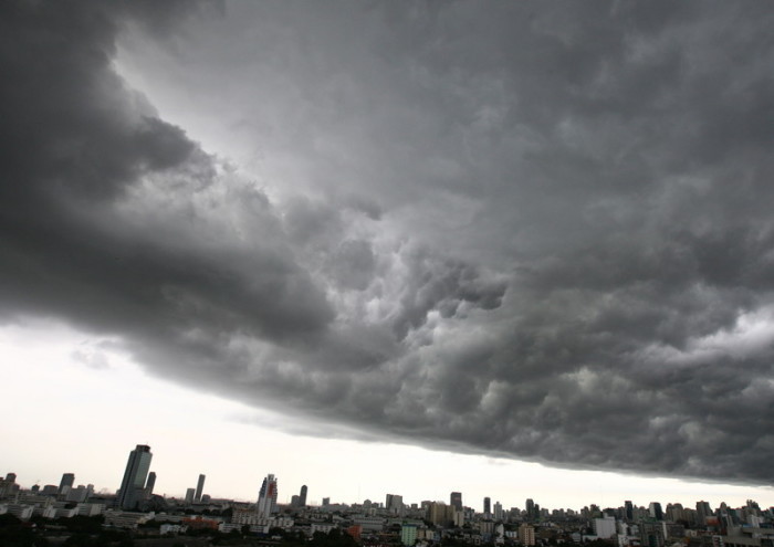 Auch in Bangkok soll es den in nächsten Tagen stürmisch werden. Foto: epa/Narong Sangnak